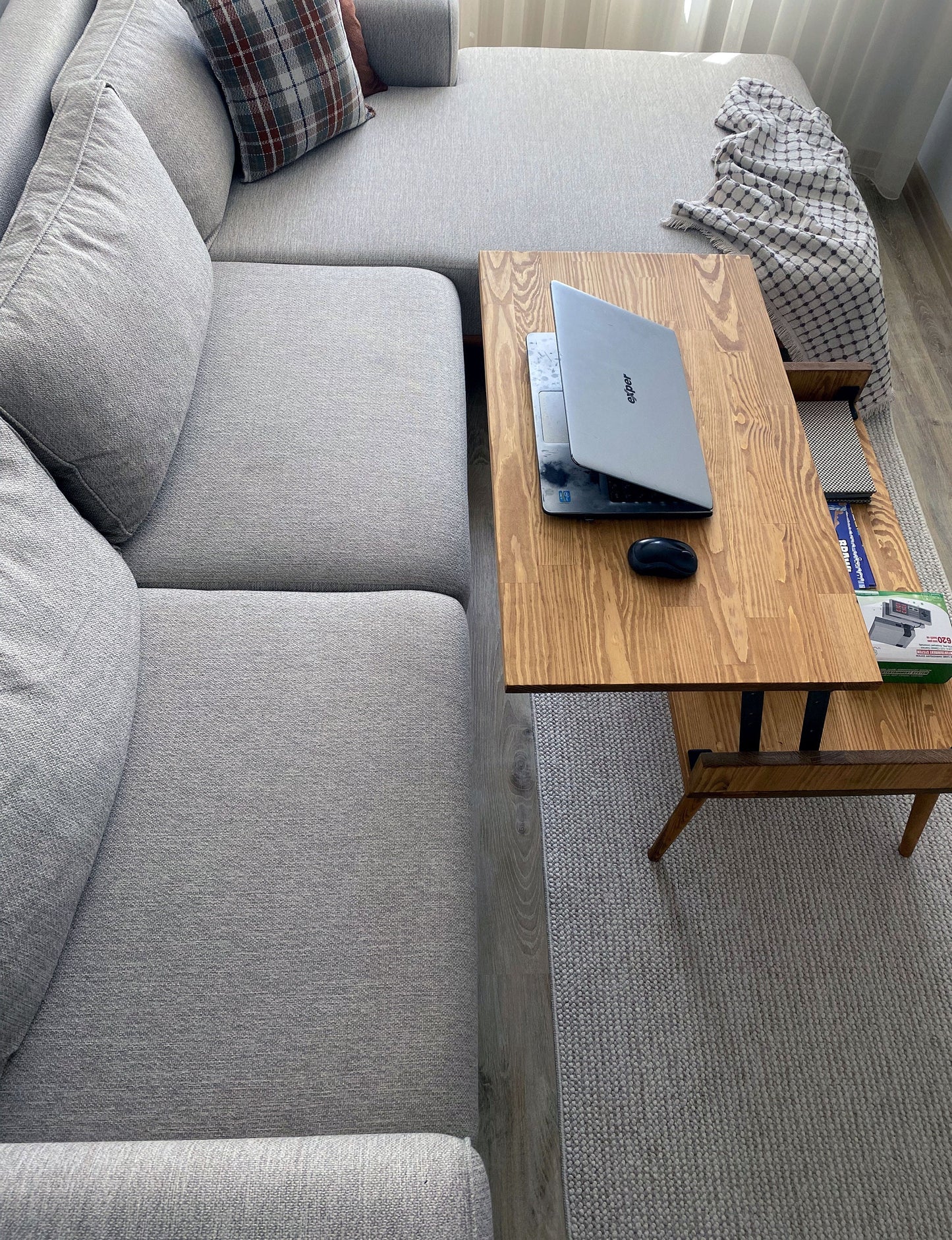 Lift Top Coffee Table with Storage, Small Space Saving Wood Table for Living Room